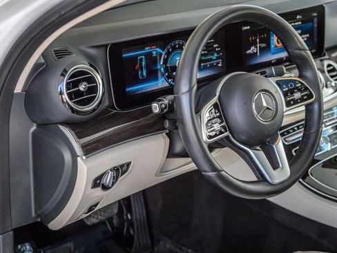 Used 2020 Mercedes-Benz E 350 4MATIC Sedan image 26