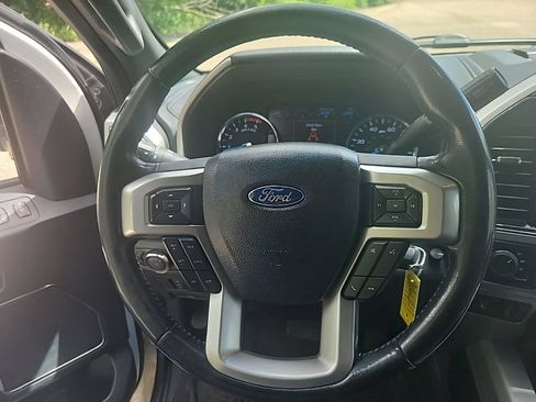 Used 2022 Ford F350 Lariat w/ Black Appearance Package AWD/4WD image 43