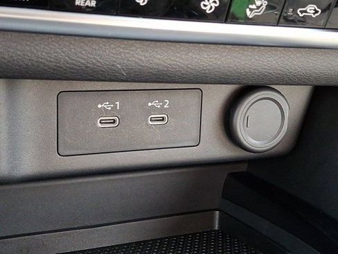 Used 2024 Nissan Rogue SV image 31