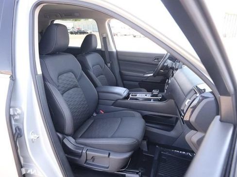 Certified 2025 Nissan Pathfinder SV AWD/4WD image 27