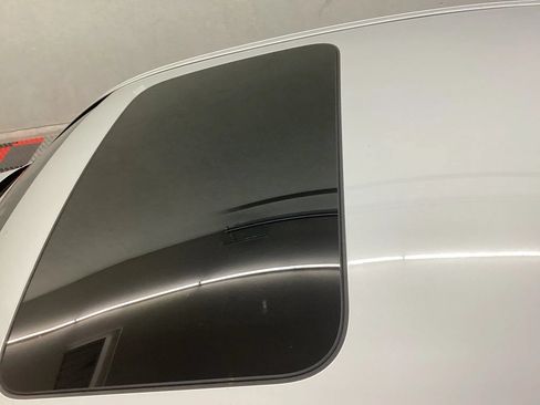 Used 2018 BMW 530e xDrive w/ Premium Package 2 AWD/4WD image 6