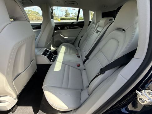 Used 2018 Porsche Panamera 4S image 26