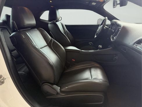 Used 2018 Dodge Challenger SXT RWD image 18