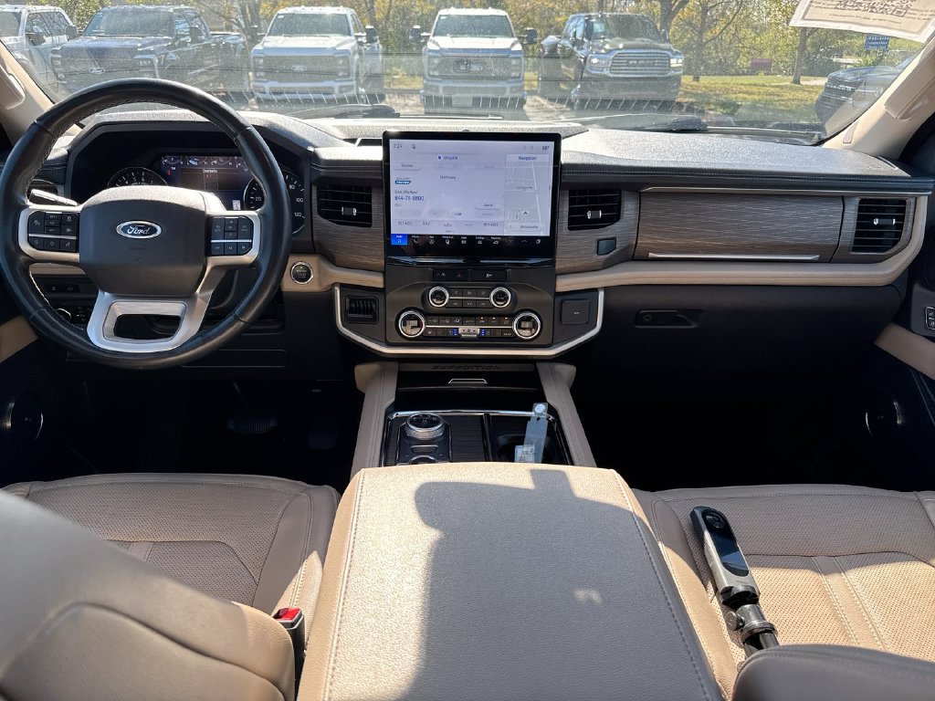 Used 2024 Ford Expedition Limited AWD/4WD image 10