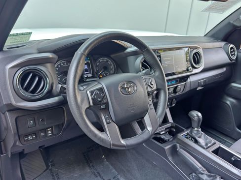 Used 2023 Toyota Tacoma TRD Off-Road w/ Black Out Package (TMS) AWD/4WD image 13