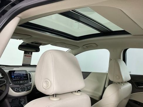 Used 2024 Chevrolet Malibu LT image 13