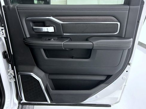 New 2026 RAM 3500 Laramie AWD/4WD image 17