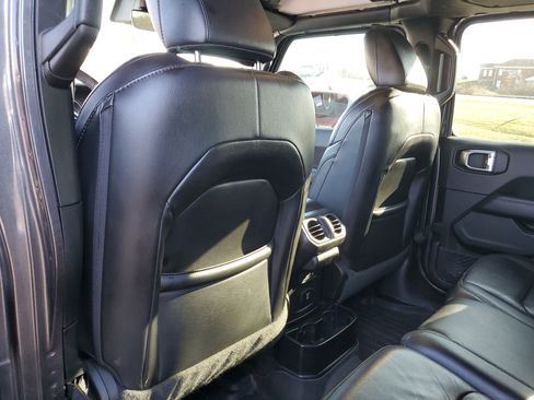 Used 2021 Jeep Wrangler Unlimited Sahara image 29