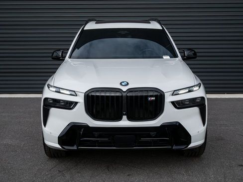 Used 2025 BMW X7 M60i image 37