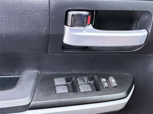 Used 2018 Toyota Tundra SR5 image 40