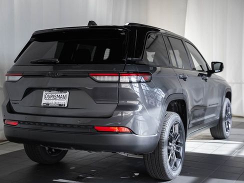 New 2025 Jeep Grand Cherokee Limited image 4