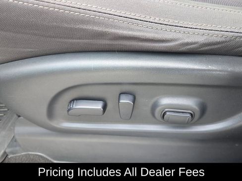 Used 2020 Nissan Titan SV w/ SV Convenience Package AWD/4WD image 14