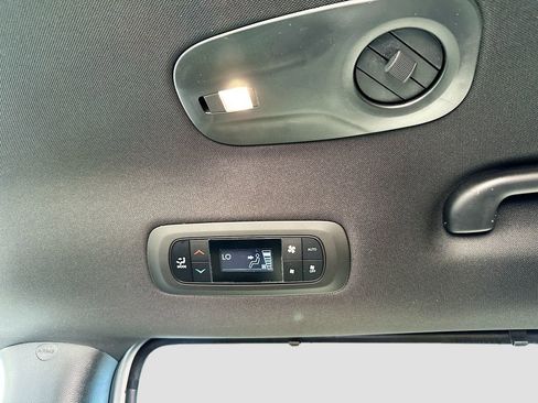 New 2026 Chrysler Pacifica Select image 24