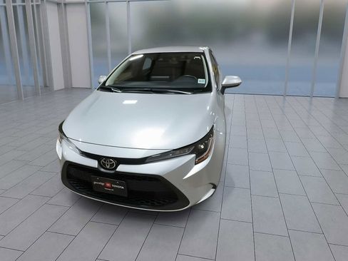 Certified 2022 Toyota Corolla LE image 9