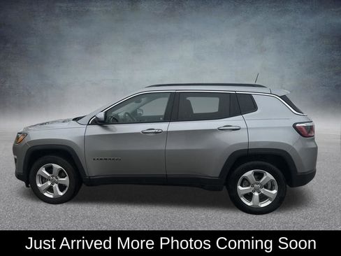 Used 2018 Jeep Compass Latitude w/ Popular Equipment Group image 2