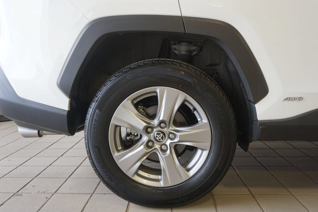 Certified 2025 Toyota RAV4 LE AWD/4WD image 30