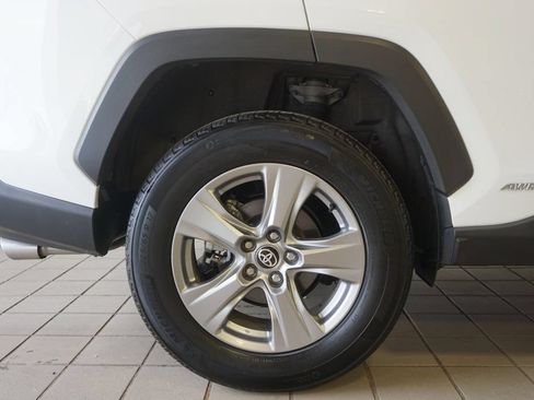 Used 2025 Toyota RAV4 LE AWD/4WD image 30