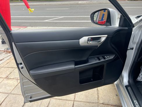 Used 2015 Lexus CT 200h w/ F Sport w/Nuluxe Interior FWD image 11