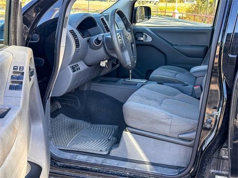 Used 2019 Nissan Frontier SV image 10