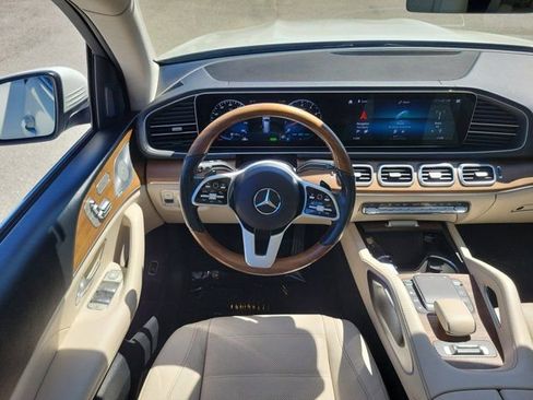 Used 2021 Mercedes-Benz GLS 450 4MATIC w/ Acoustic Comfort Package image 16