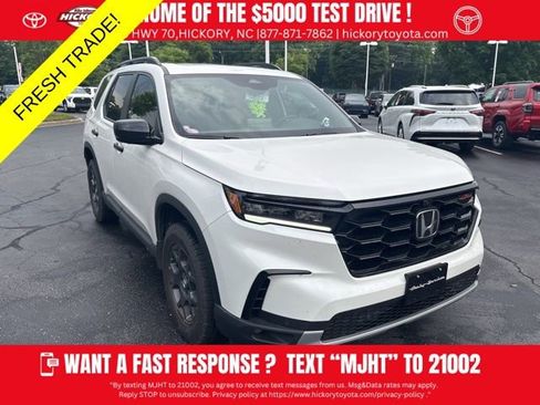 Used 2025 Honda Pilot TrailSport image 1