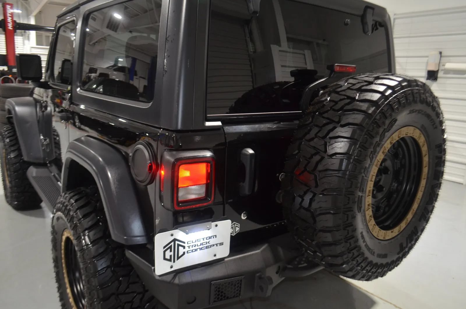 Used 2020 Jeep Wrangler Sport AWD/4WD image 10