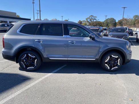 New 2025 Kia Telluride S image 8