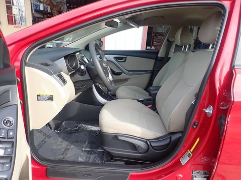 Used 2016 Hyundai Elantra SE w/ Option Group 02 image 7