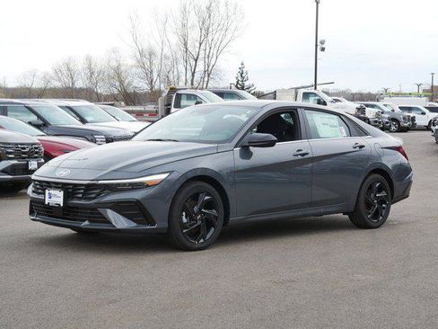 New 2026 Hyundai Elantra SEL Sport Premium FWD image 2