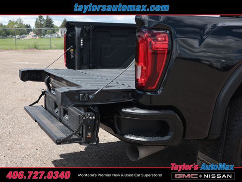 Used 2022 GMC Sierra 3500 Denali w/ Denali Black Diamond Edition AWD/4WD image 46