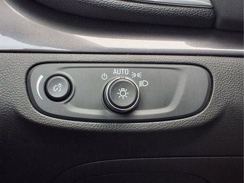 Certified 2022 Buick Encore Preferred w/ Safety Package AWD/4WD image 11