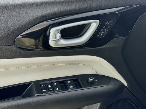 Used 2022 Jeep Compass Limited w/ Elite Group image 20