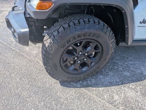 Used 2023 Jeep Wrangler Sport AWD/4WD image 10