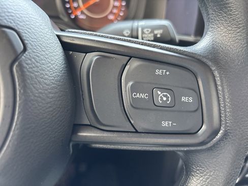 Used 2025 Jeep Gladiator Sport AWD/4WD image 23