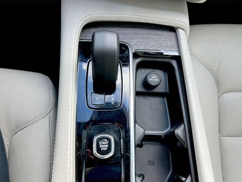 Used 2024 Volvo XC90 B6 Plus w/ Protection Package Premier image 14