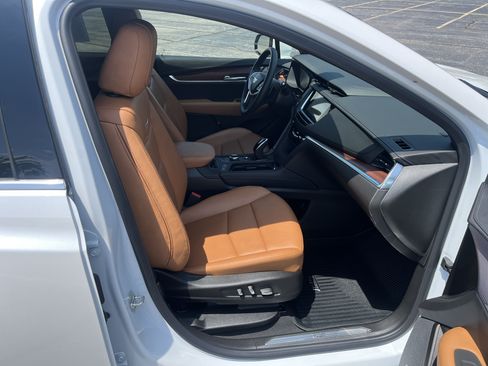 Used 2026 Cadillac XT5 Premium Luxury w/ Driver Assist Package AWD/4WD image 17