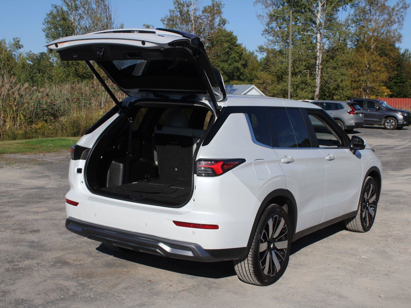 Used 2025 Mitsubishi Outlander SE AWD/4WD image 7