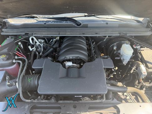 Used 2019 Chevrolet Suburban Premier AWD/4WD image 37