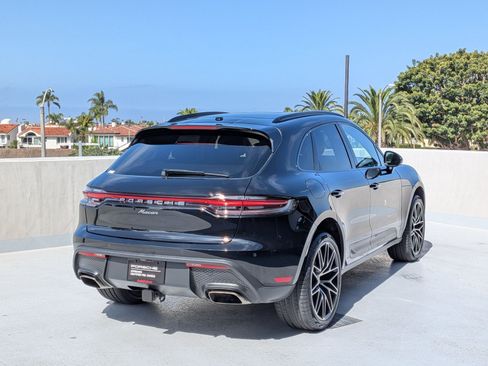 Certified 2024 Porsche Macan AWD/4WD image 9