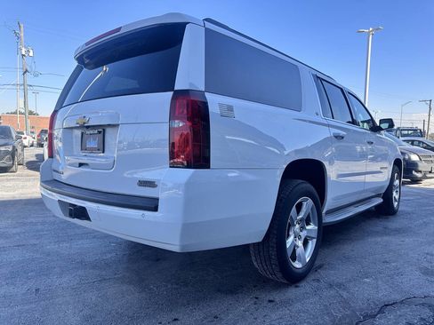 Used 2015 Chevrolet Suburban LT image 12