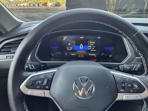 Certified 2023 Volkswagen Tiguan SE image 32