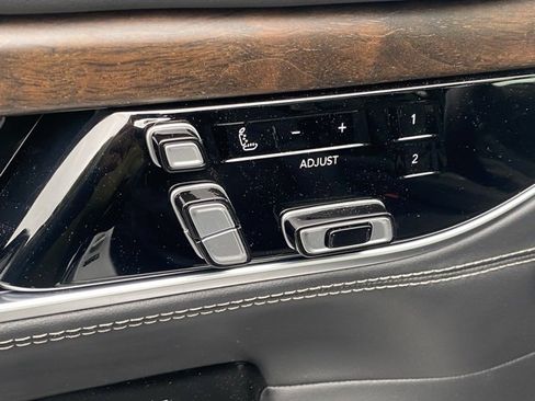 New 2024 Jeep Grand Wagoneer Series I w/ HD Trailer Tow Package image 14