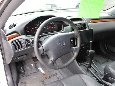 Used 2000 Toyota Solara SLE image 12