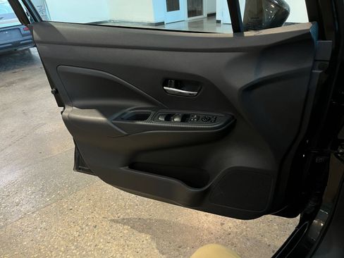 Used 2025 Nissan Versa SV FWD image 18
