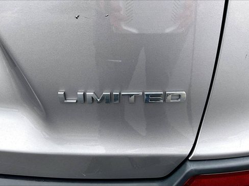 Used 2019 Jeep Cherokee Limited w/ Trailer Tow Group AWD/4WD image 9