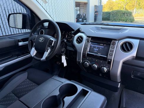 Used 2018 Toyota Tundra SR5 AWD/4WD image 40