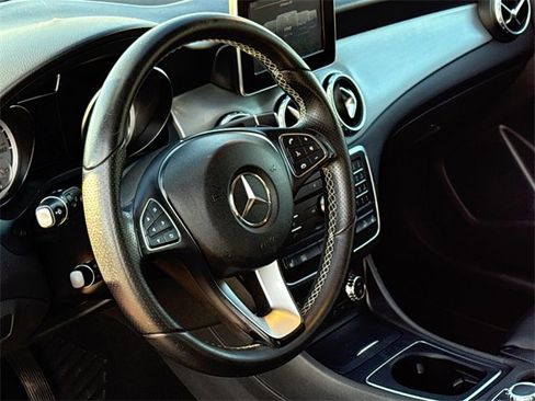 Used 2016 Mercedes-Benz GLA 250 4MATIC image 19
