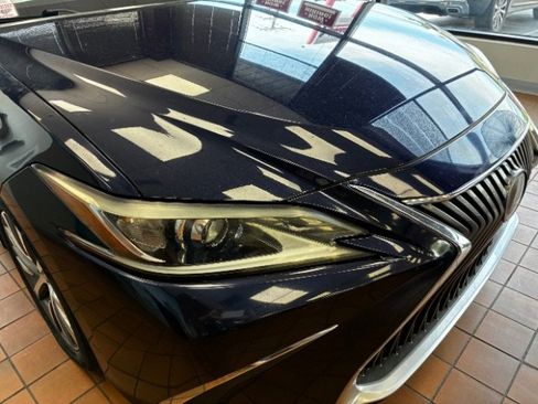 Used 2019 Lexus ES 350 w/ Premium Package FWD image 2