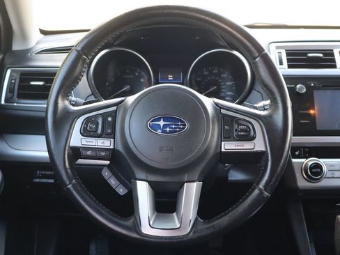 Used 2017 Subaru Outback 2.5i Premium image 18
