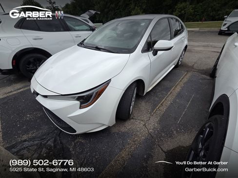 Used 2020 Toyota Corolla LE FWD image 1